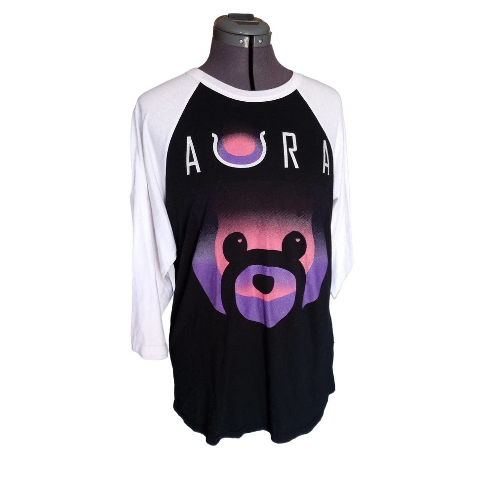Canvas Ozuna Aura concert tour tee shirt, L